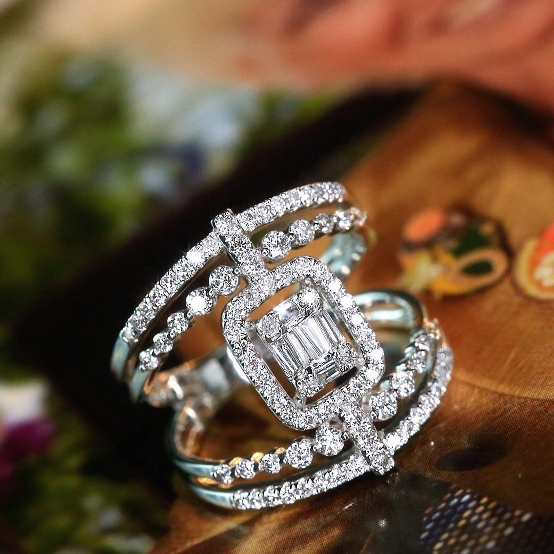 18K天然鑽石-細緻皇族風戒指