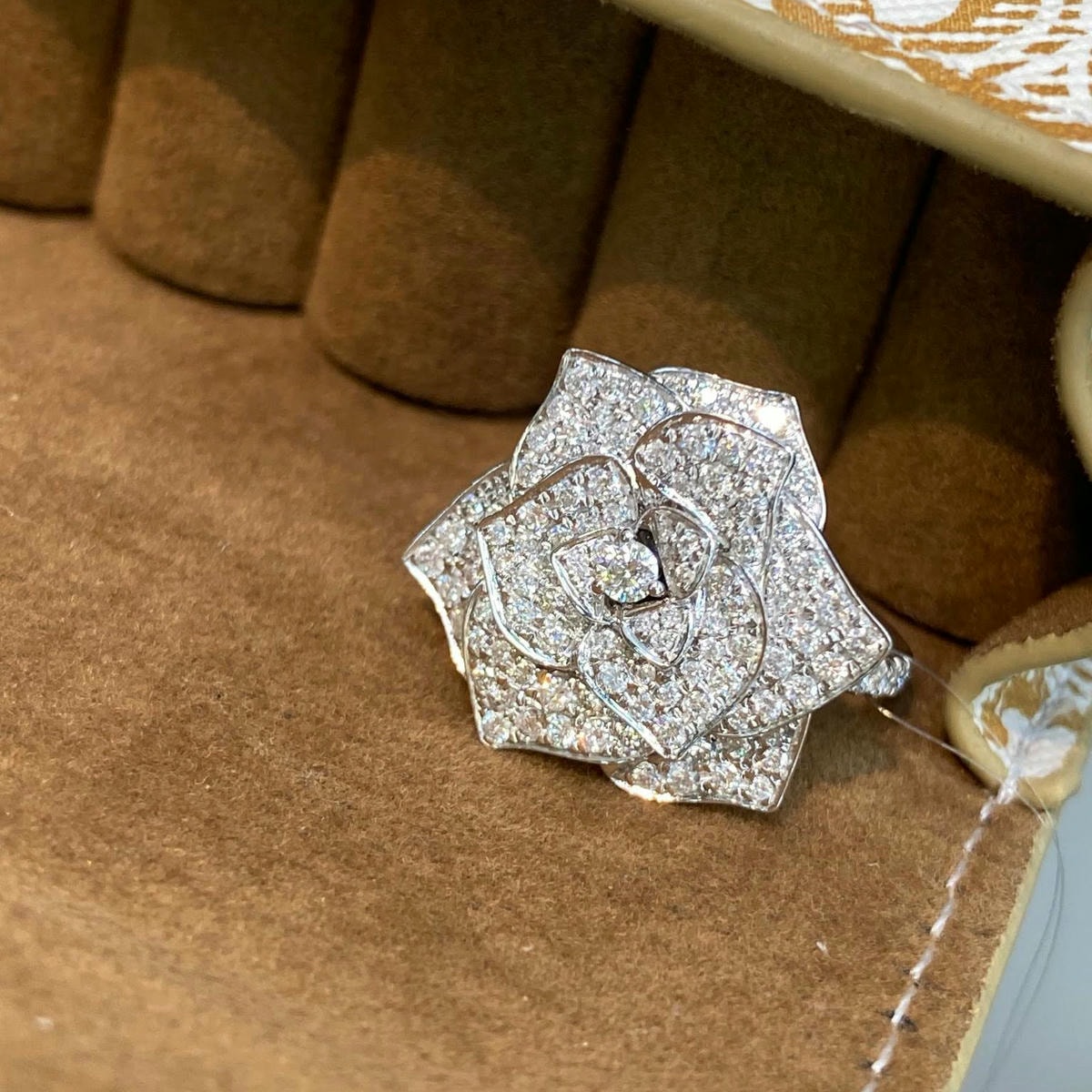 PT950天然鑽石-伯爵花戒指