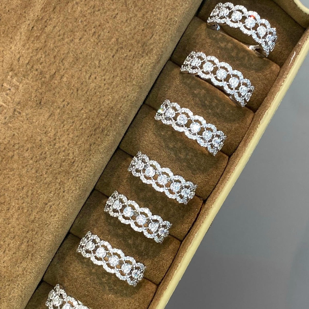 18K天然鑽石-優雅蕾絲戒指