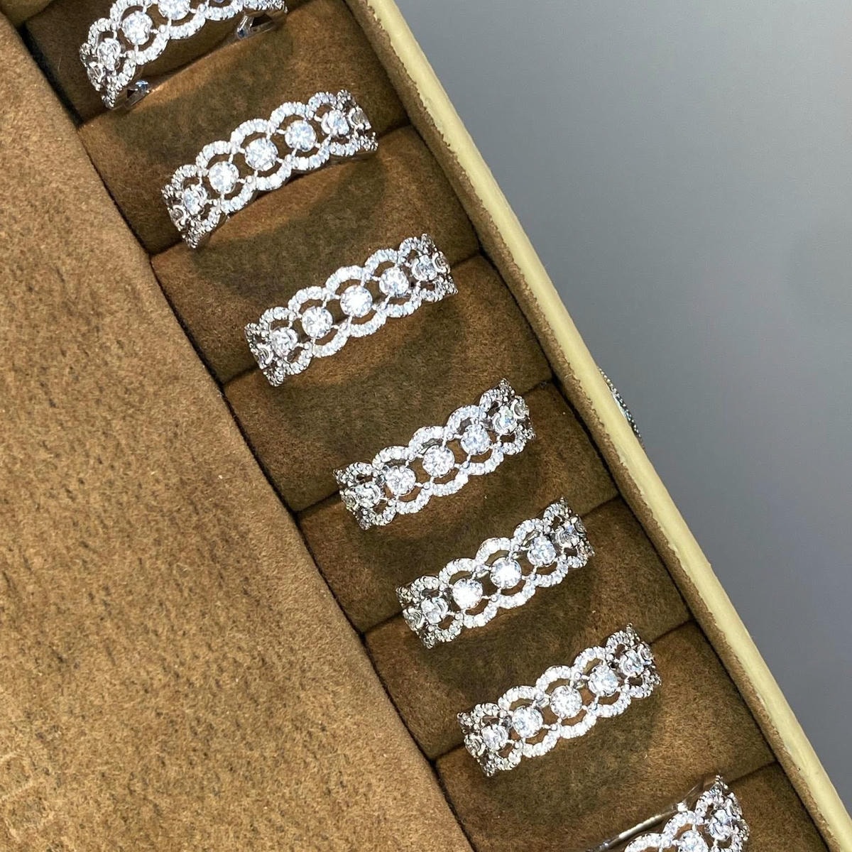 18K天然鑽石-優雅蕾絲戒指