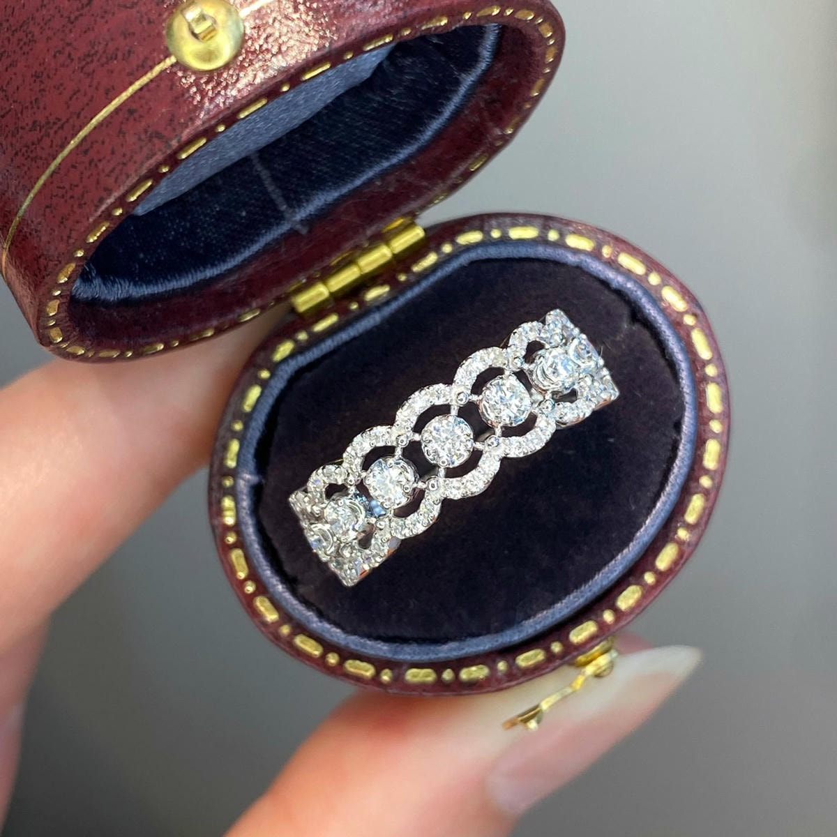 18K天然鑽石-優雅蕾絲戒指