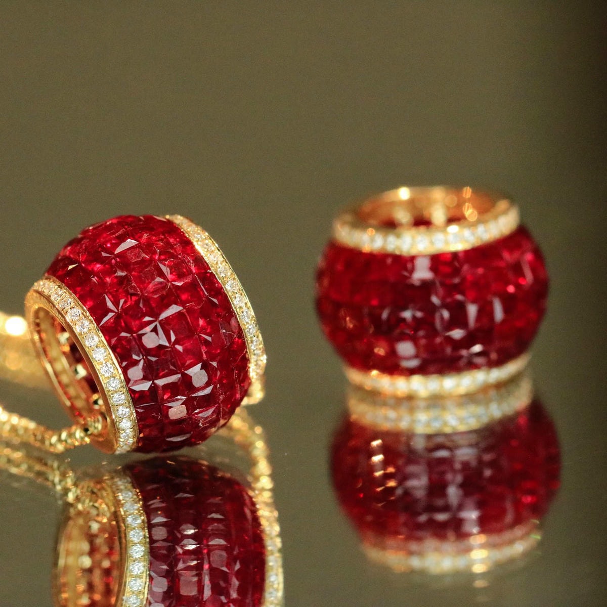 18K天然紅寶石-大蠻腰豪華墜飾