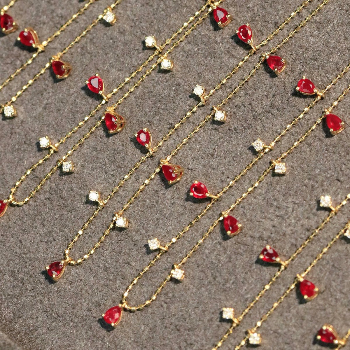 18K天然紅寶石-滿天星項鍊