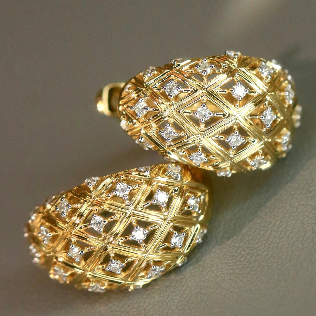 18K天然鑽石-精品鴿子蛋耳環