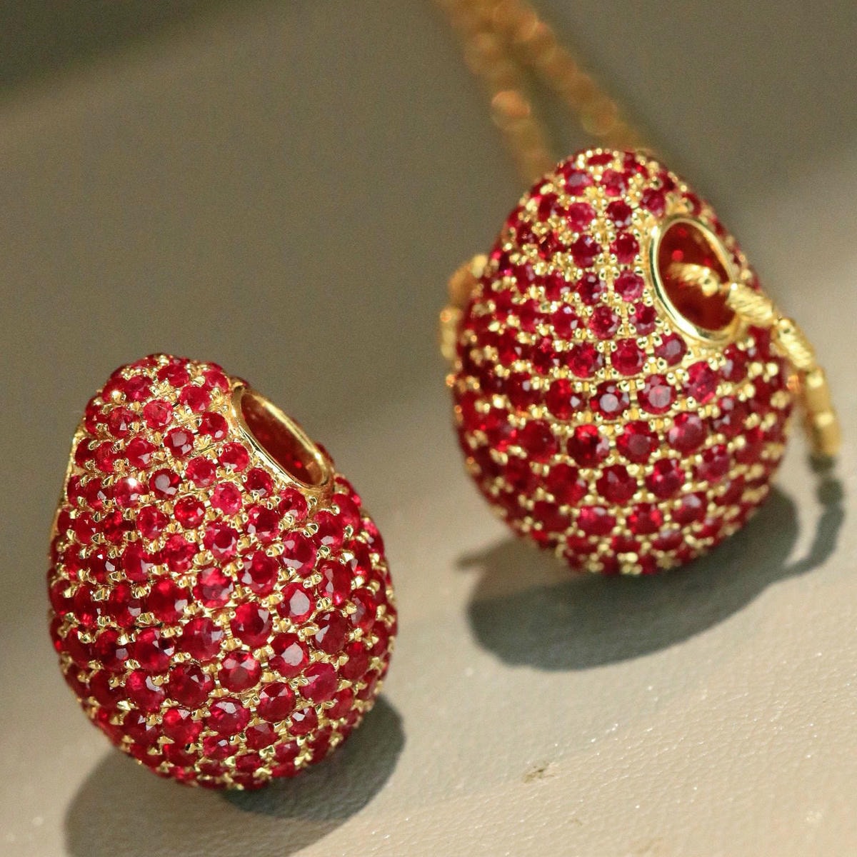 18K天然紅寶石-豪華鴿子蛋墜飾