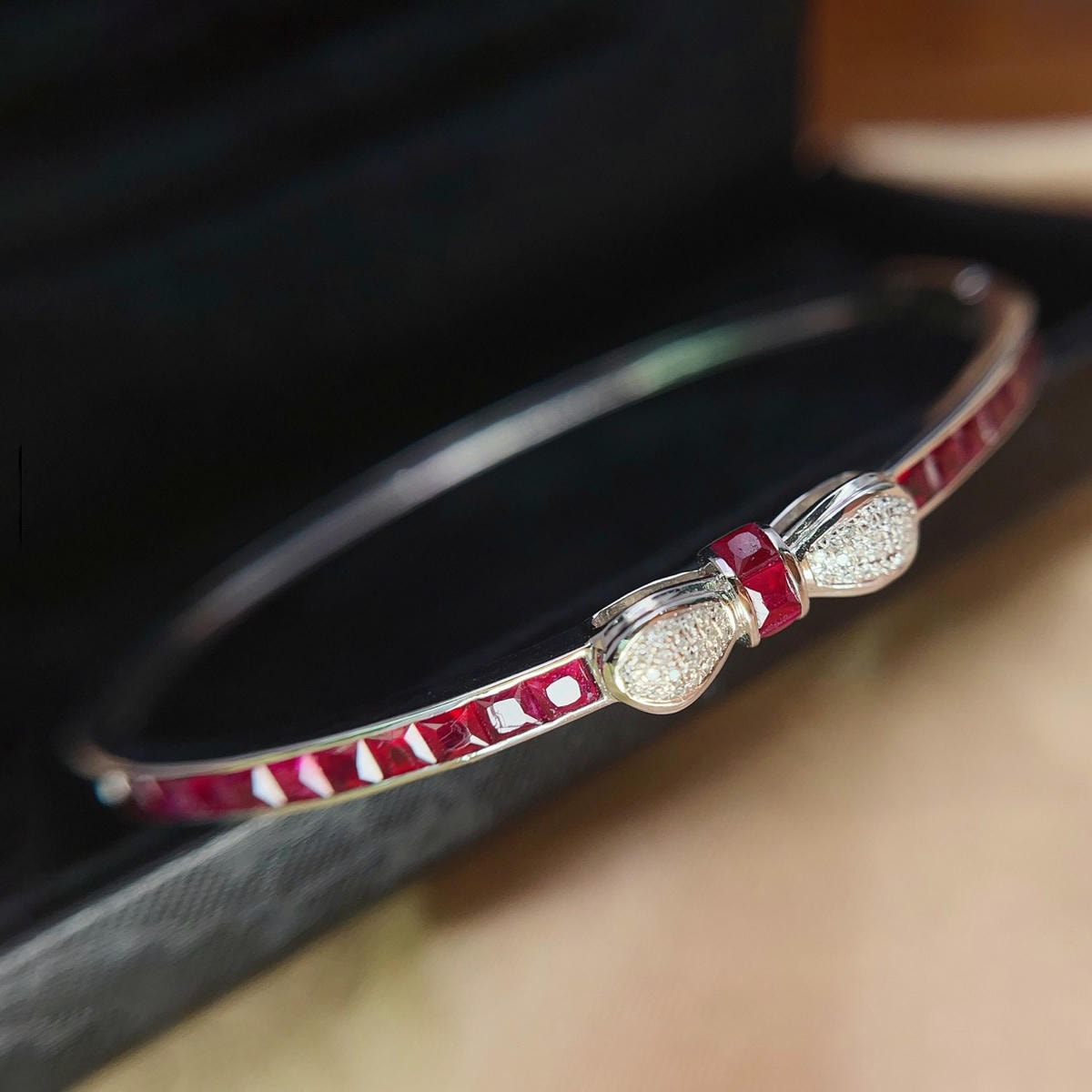 18K天然紅寶石-高雅蝴蝶結手鐲 - 第5張圖 18K天然紅寶石-高雅蝴蝶結手鐲