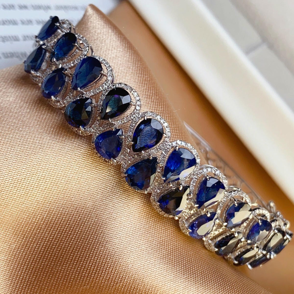 18K天然藍寶石-名媛貴氣手鐲