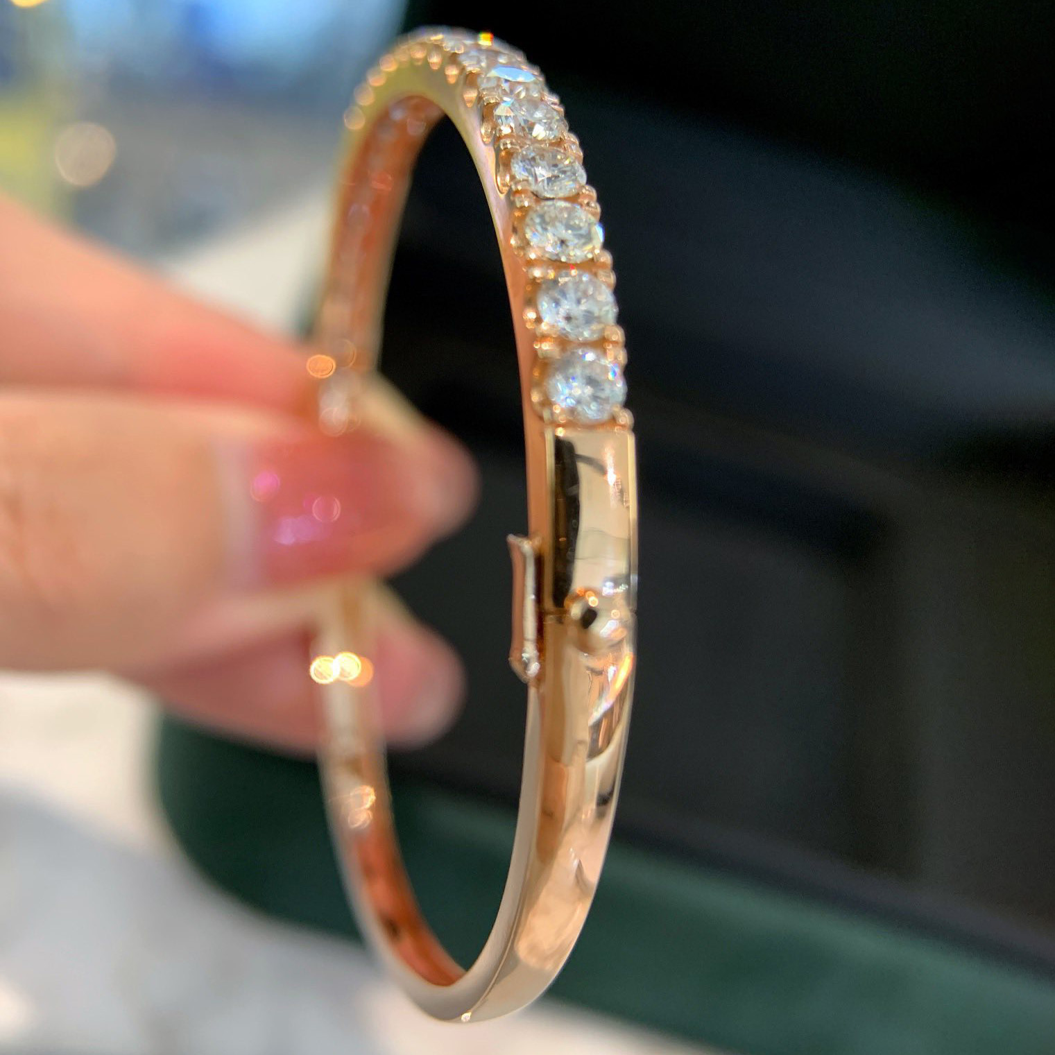 18K天然鑽石-牛頭經典手鐲