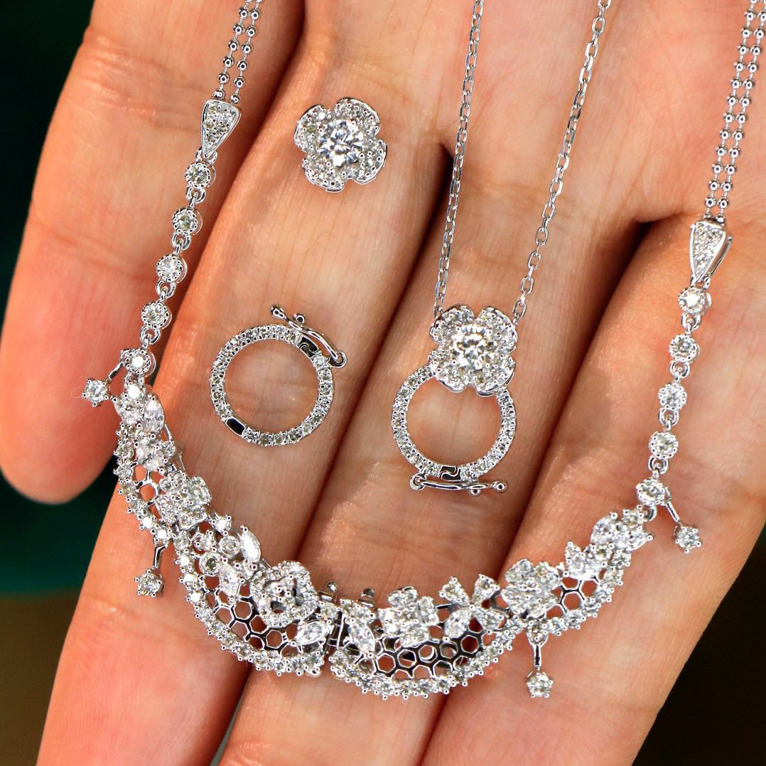 18K天然鑽石-花漾萬能扣項鍊